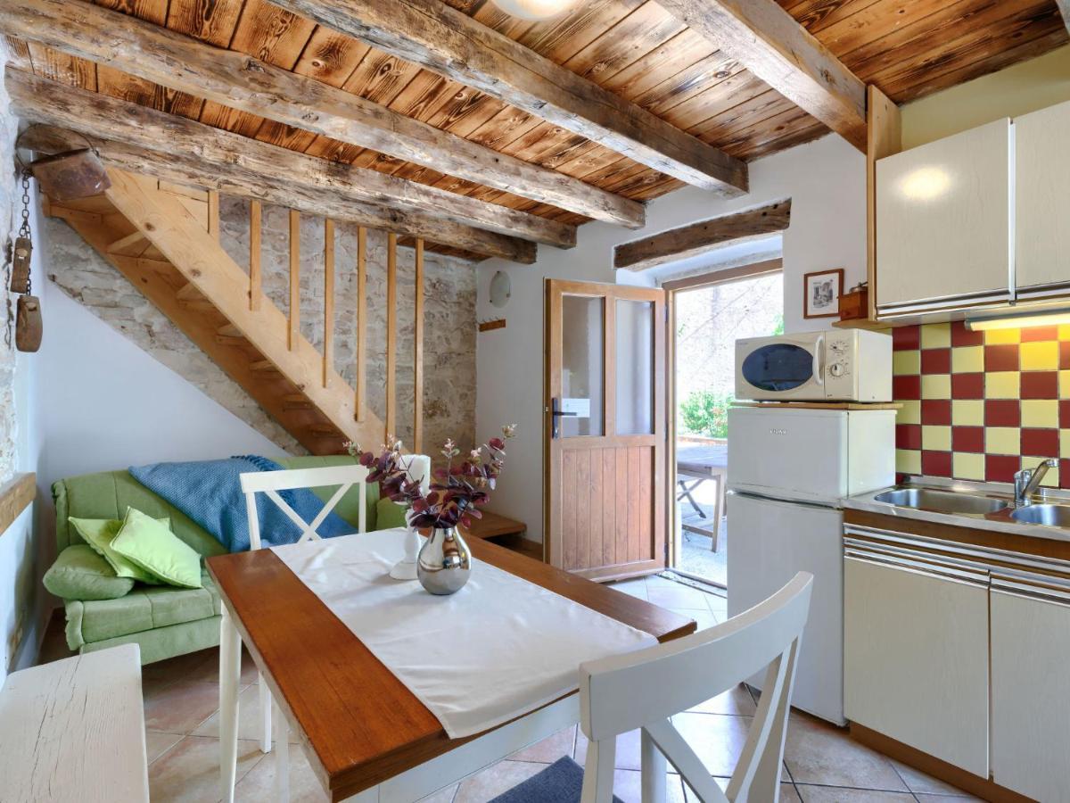 Holiday Home Pinia I - Kst126 By Interhome Kaštelir Exteriör bild