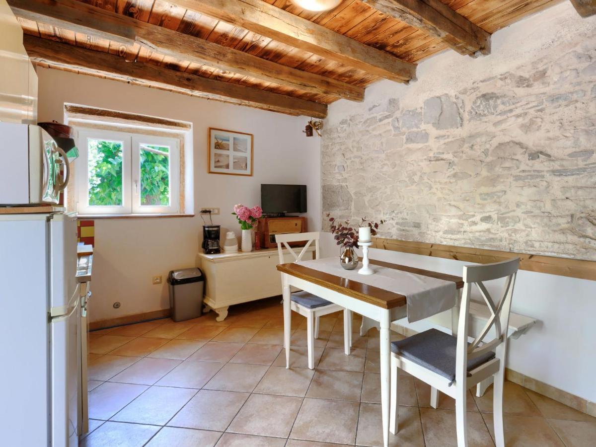 Holiday Home Pinia I - Kst126 By Interhome Kaštelir Exteriör bild