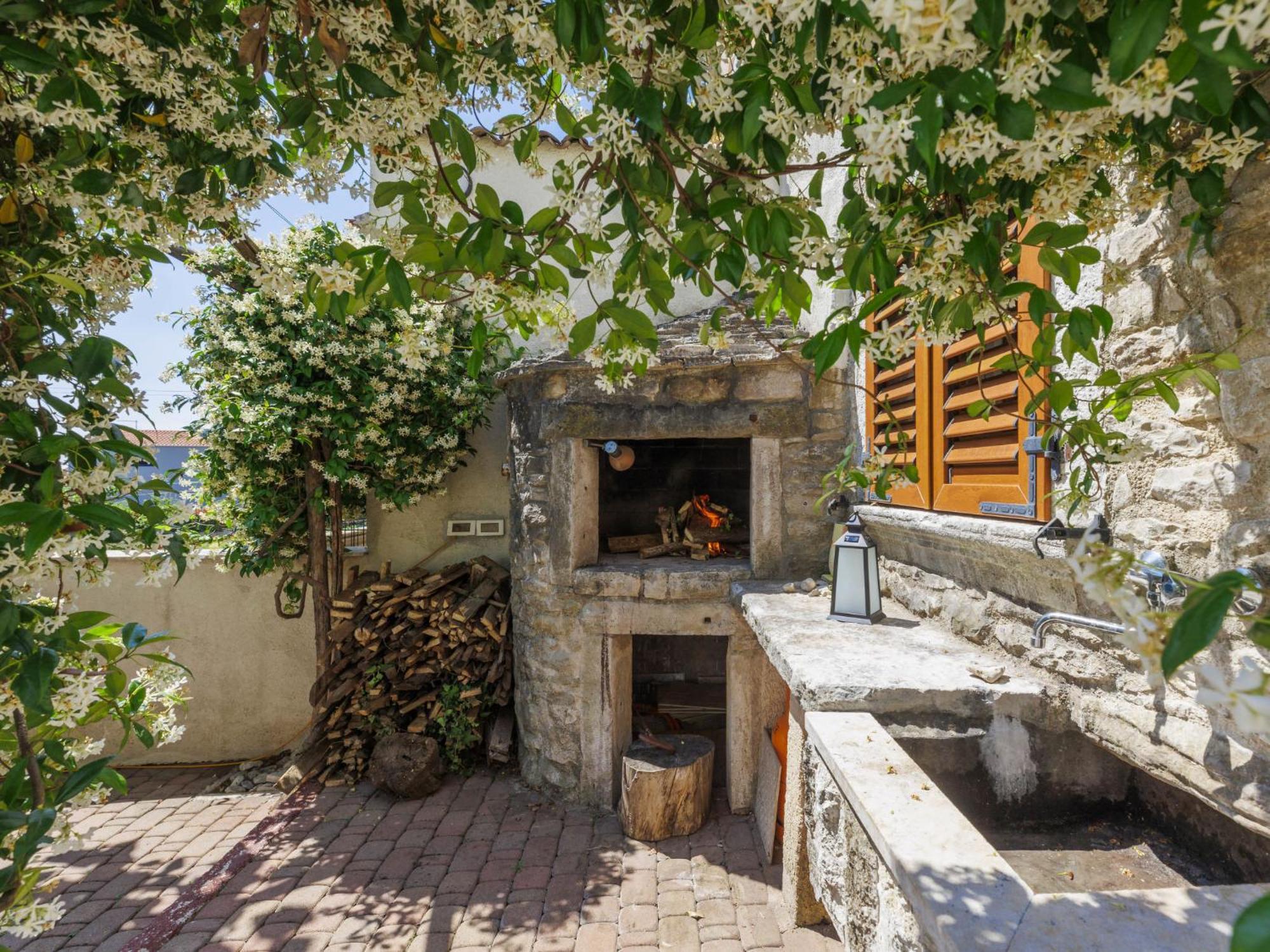 Holiday Home Pinia I - Kst126 By Interhome Kaštelir Exteriör bild
